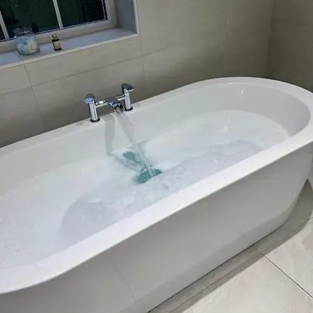 Orme Villa, Hot Tub, Llandudno, Stunning Views , Sleeps 12 Exterior photo