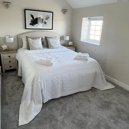 Orme Villa, Hot Tub, Llandudno, Stunning Views , Sleeps 12 Exterior photo