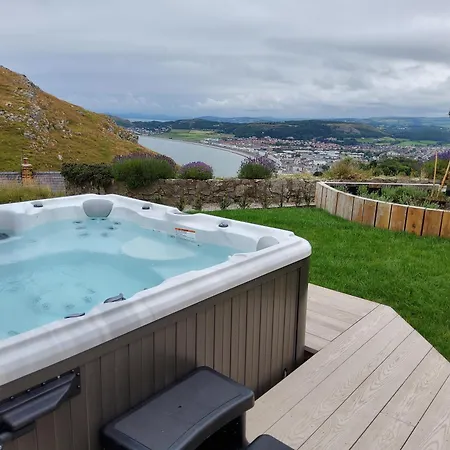 Orme Villa, Hot Tub, Llandudno, Stunning Views , Sleeps 12 Exterior photo
