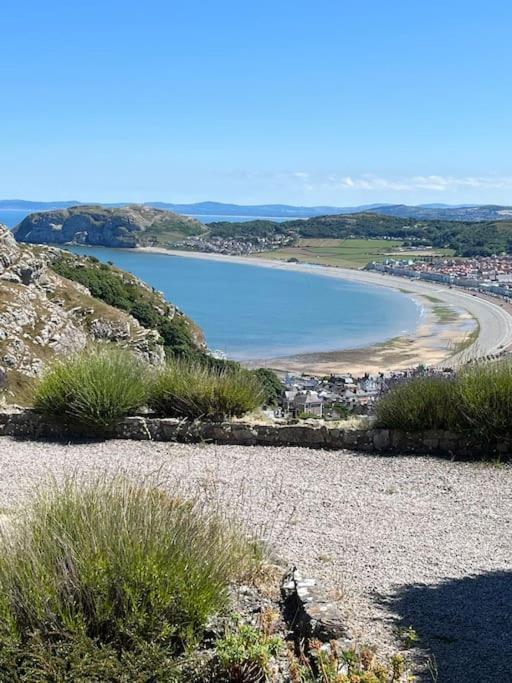 Сasa de vacaciones Orme Villa, Hot Tub, Llandudno, Stunning Views , Sleeps 12